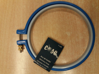 plastic embroidery hoop, diametr 13cm