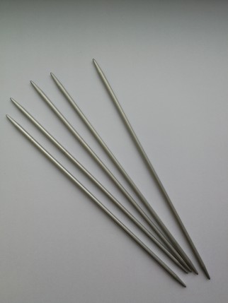 Knitting accessories -  Knitting needles Nr. 4.0